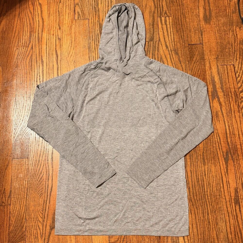 Lululemon Vented Pullover Gray Hooded Shirt Mens Size Small Athletic Running